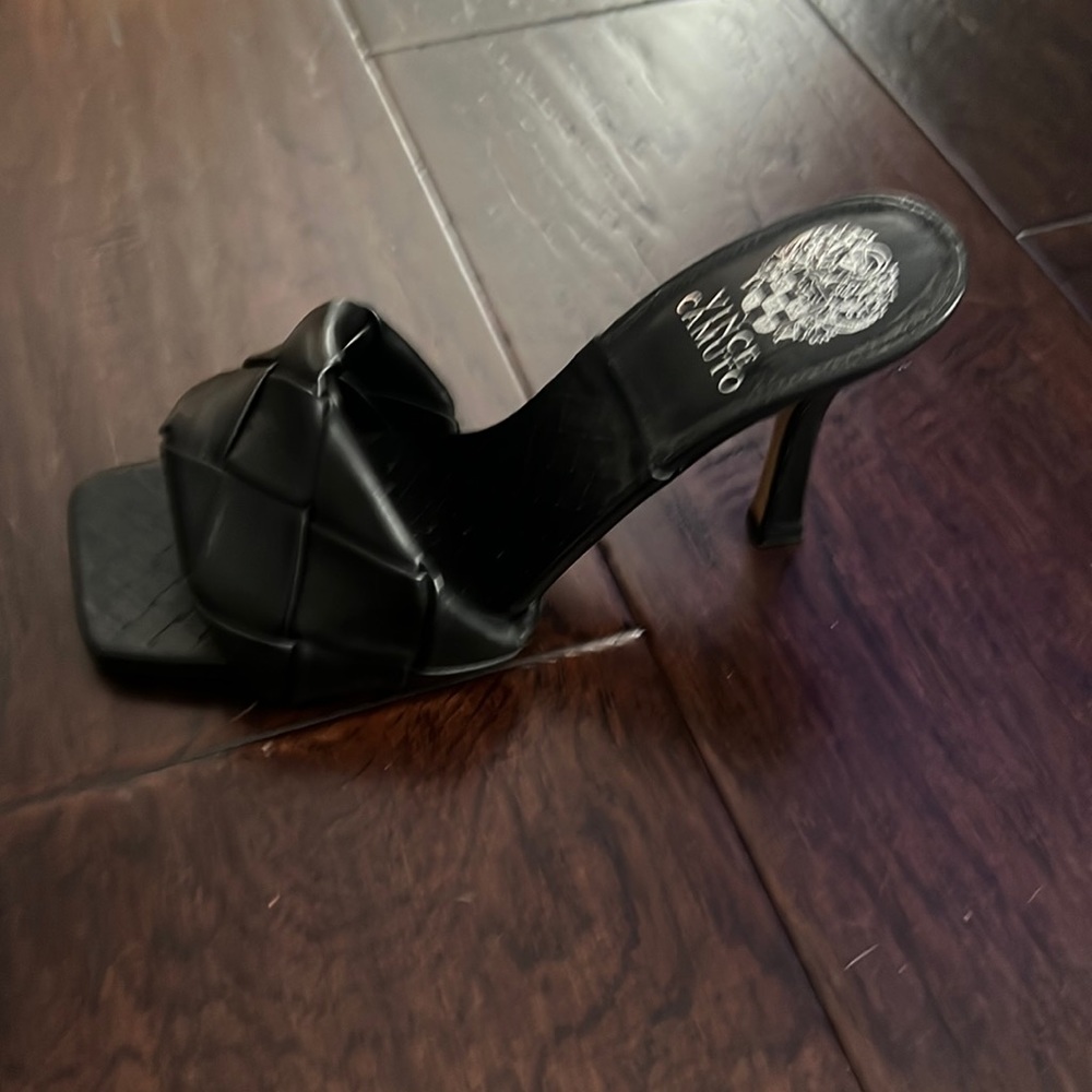 Brand new with box,   Vince Camuto slides